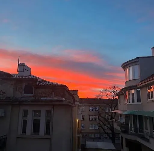 Apartment Large 2-bedroom Centre Art Sofia