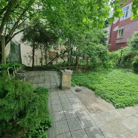 Large 2-bedroom Centre Art صوفيا