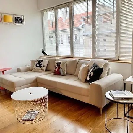 Large 2-bedroom Centre Art * София