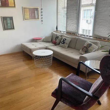 Large 2-bedroom Centre Art ソフィア