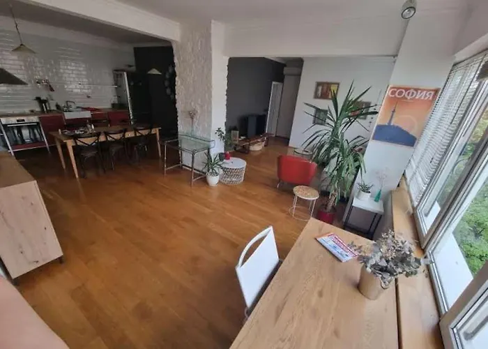 Apartmán Large 2-bedroom Centre Art *