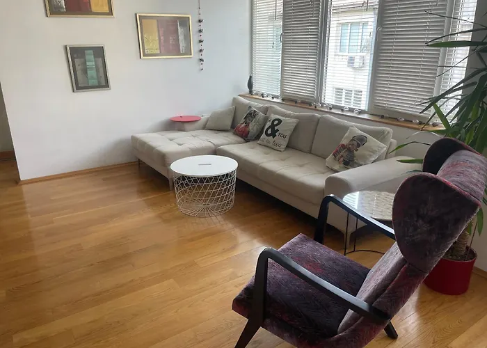 Large 2-bedroom Centre Art Sofie